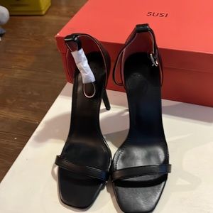 Susi shoe size 6 brand new